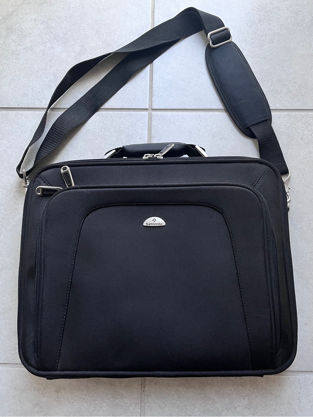 Samsonite Black Ballistic Nylon Laptop Messenger Bag Briefcase Travel Commuter
